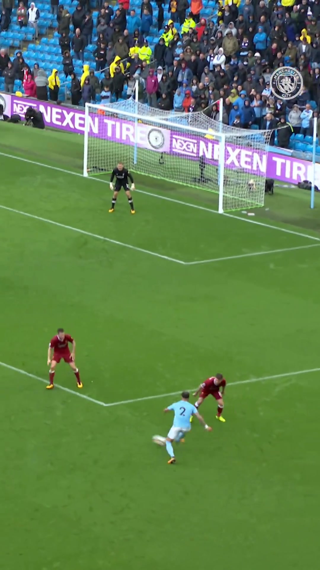 开云体育在线-利物浦队大胜曼城，豪取三分