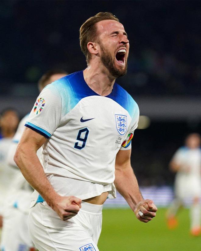 欧预赛比赛进入白热化,球员奋力拼搏的简单介绍 欧预赛比赛进入白热化,球员奋力拼搏的简单介绍