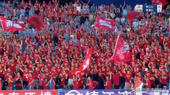 开云体育-关于足球赛事持续升级，观众欢庆赛事战况精彩纷呈的信息