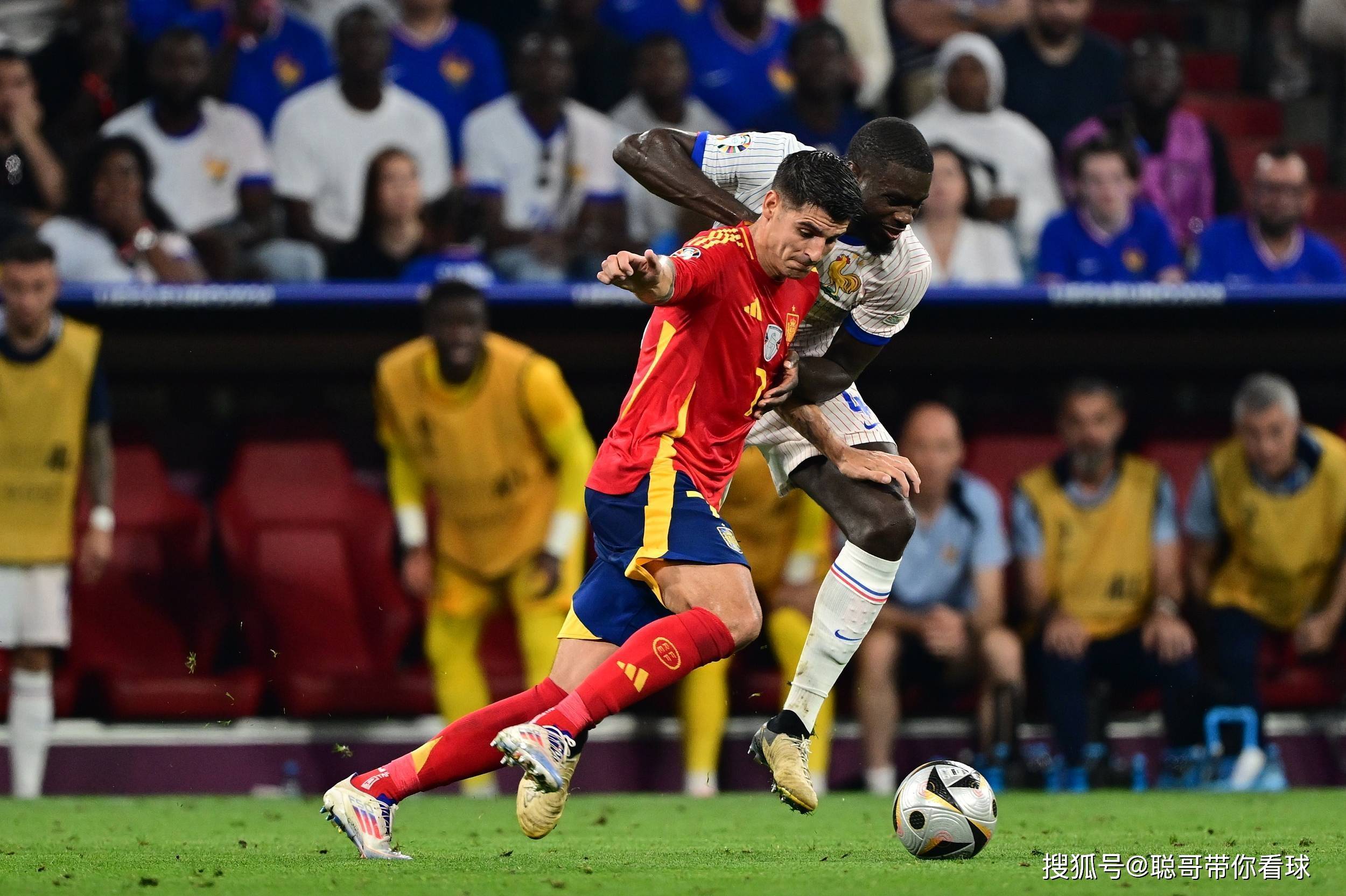 欧国联比赛精彩绝伦，胜者将脱颖而出！