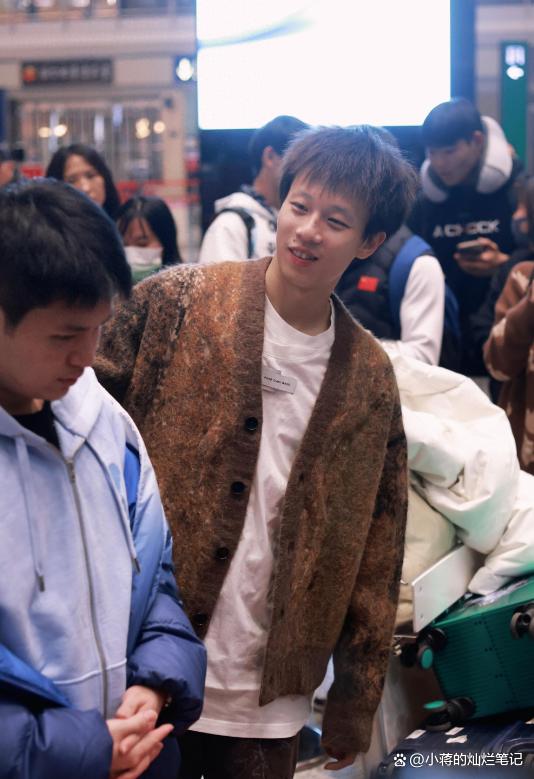 法国队完胜日本队,林高远点燃赛场 法国队完胜日本队,林高远点燃赛场