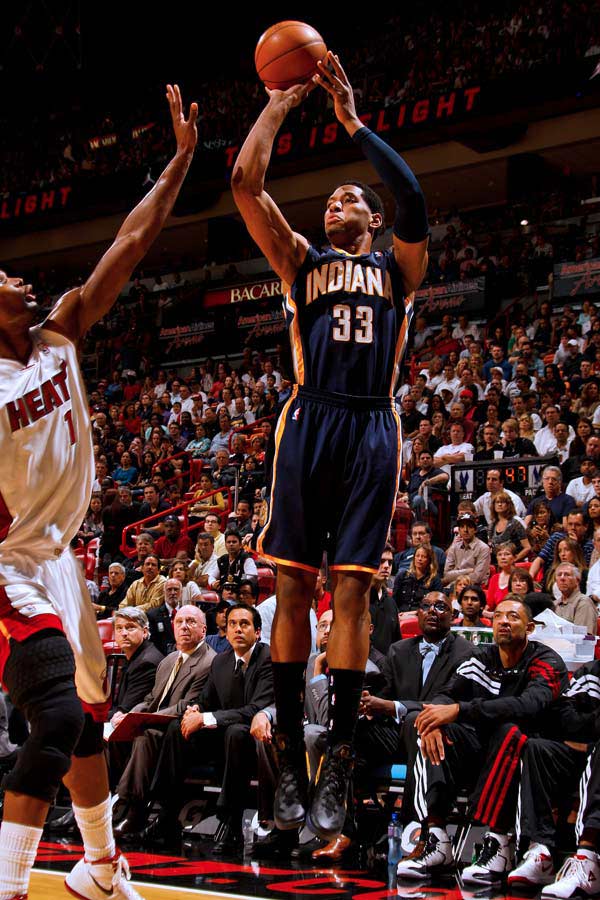 步行者碾压热火,王哲林惊艳四座 步行者碾压热火,王哲林惊艳四座