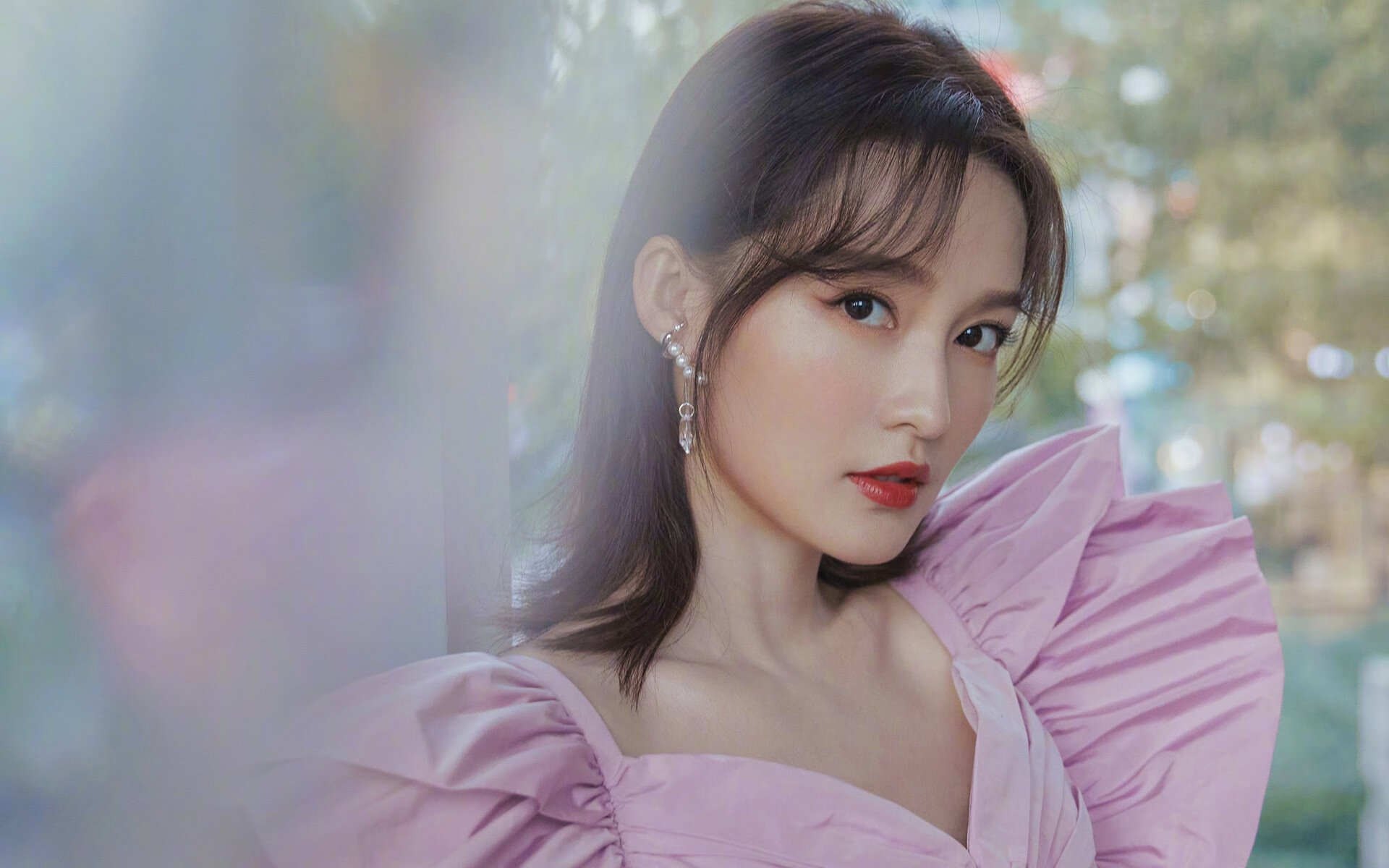 开云平台-弯道超车与空中制霸,当F1引擎的咆哮点燃NBA的灰熊号赛车